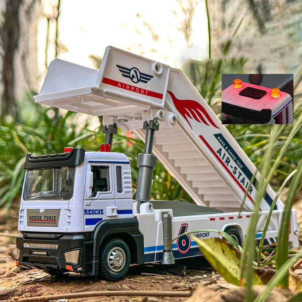 Alloy Truck Model 1/32 Diecast Boarding Trailer Trucsk with Light Moveble Engineering Car Tractor Toys for Boys Kids Gift