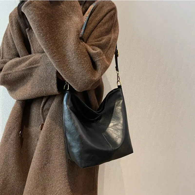 Vintage vienkrāsains PU ādas sieviešu modes plecu soma, vienkārša platas siksnas kauss Crossbody soma