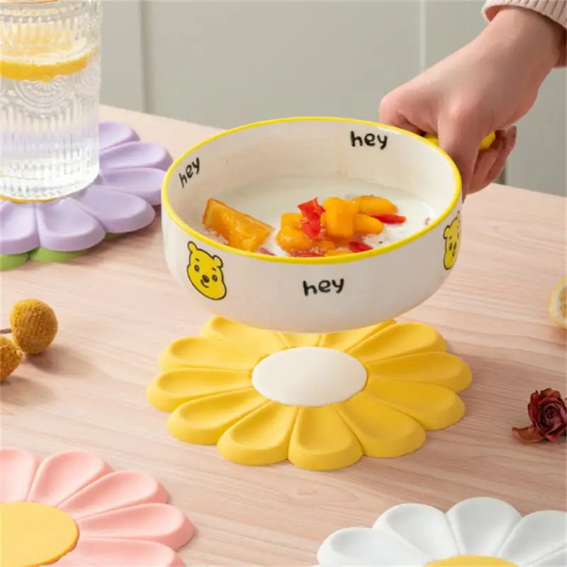 

Daisy Flower Silicone Coaster Coffee Non-slip Coaster Non-scalding Pot Mat Heat Insulation Mat Kitchen Decoration Supplies