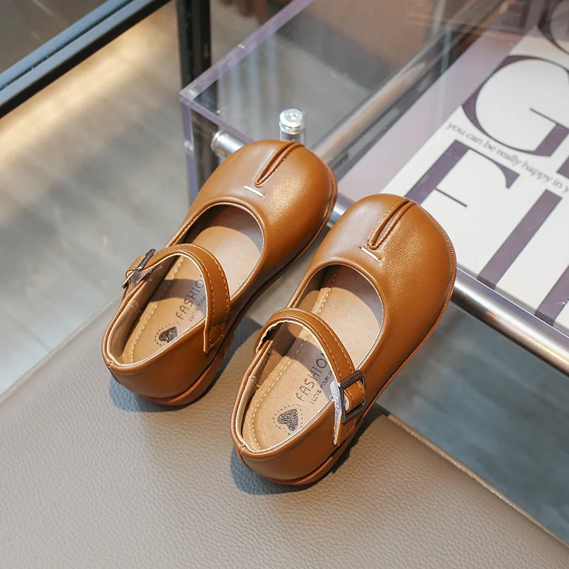 New Children Leather Shoes for Girls Shoes Kids Soft Bottom Anti-skid Outside Walking Shoes Split Toe Prom Party Footwear 3