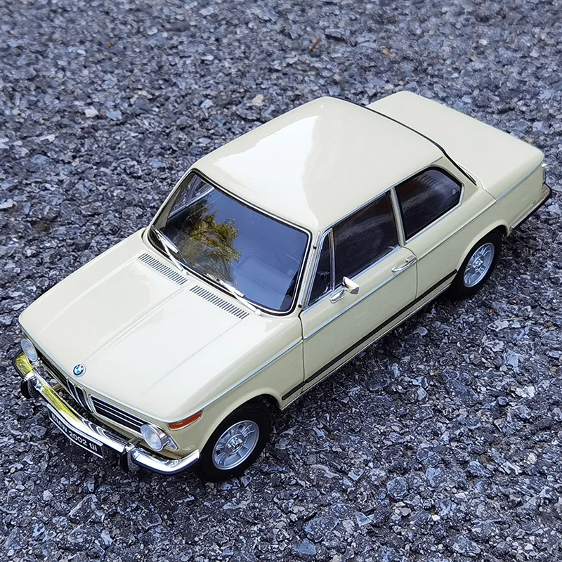 【京商】1/18　BMW2002tii BMW 2002 TII - 1/18 scale by Kyosho - Orange | eBay