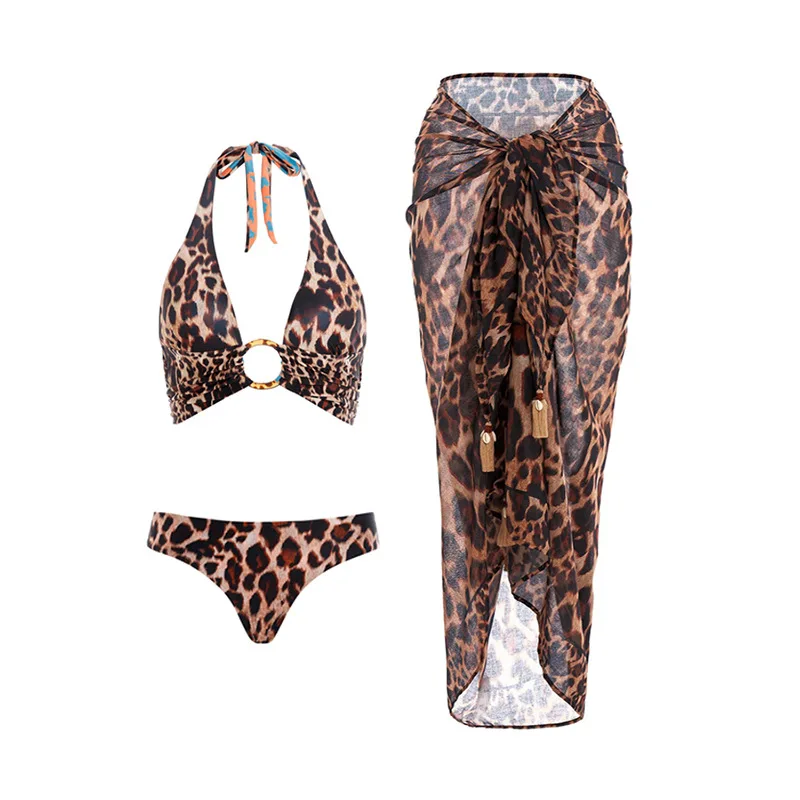 

Женский леопардовый купальник с лямкой на шее и открытой спиной