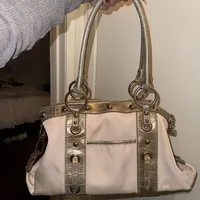 Sac à main vintage haut de gamme grande capacité, sac à bandoulière décontracté pour jeunes femmes, style chic et cool, sac sous le bras contrastant 3