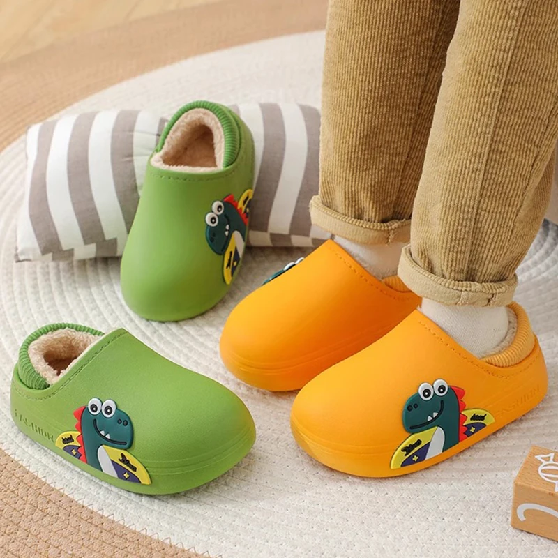 أحذية قطنية جديدة للأطفال مقاومة للماء لطيفة لكل من الأولاد والبنات للخريف والشتاء في الأماكن المغلقة مع نعال قطنية دافئة من القطيفة