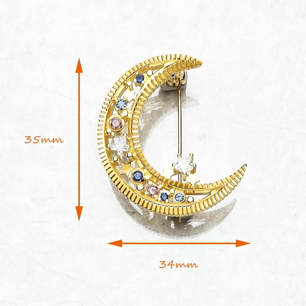 Broche Fantaisie Dorée En Forme De Lune Avec Zircons - Occasion 