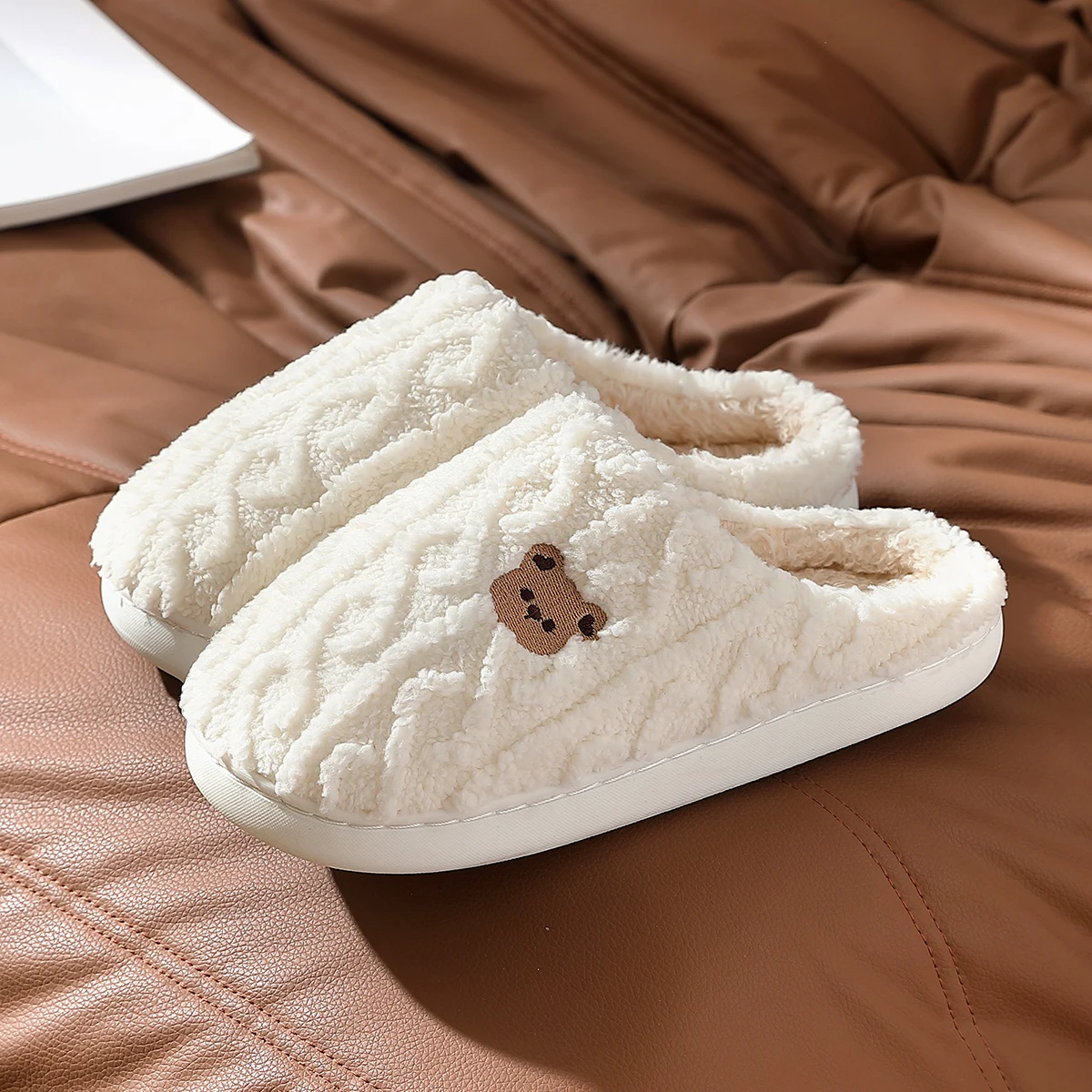 QYCKABY Women's Lovely Simplicity Fur Slippers Unisex Home Comfortable Plush Lined Slip On Shoes, Mens Warm Autumn Winter Slides 3