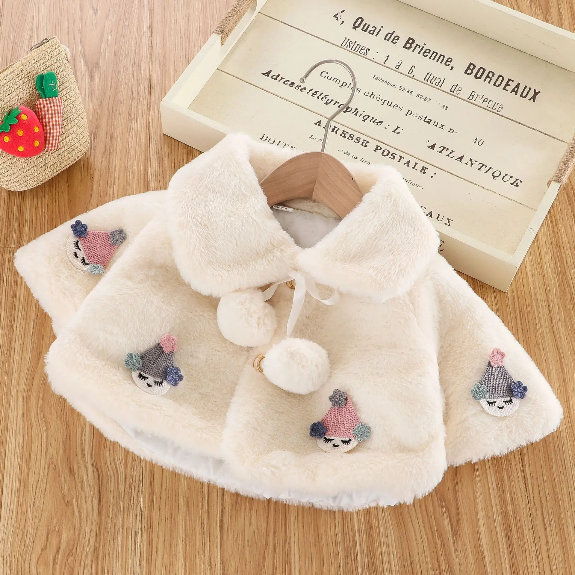 New Autumn and Winter Fur Jacket for Baby Girls, with A Collar and Children's Shawl Warm Thick Jacket for Newborns Aged 0-2