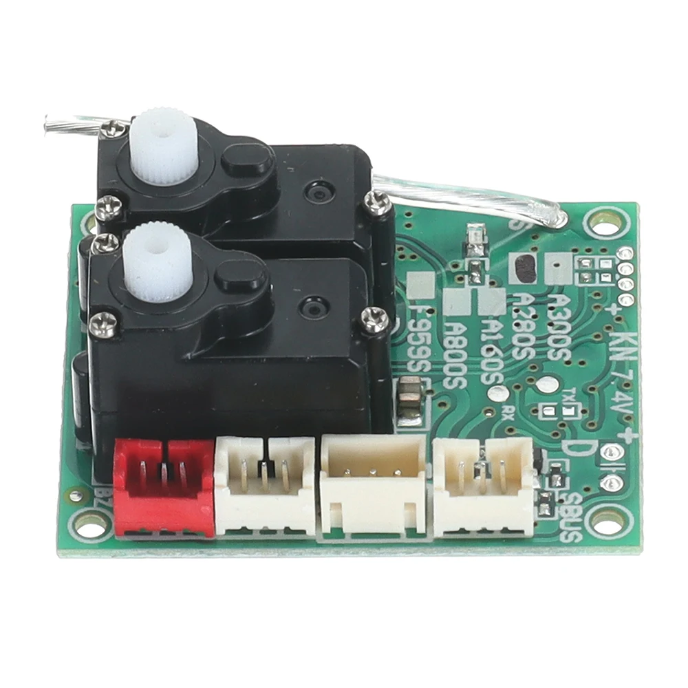 Vue détaillée du récepteur XK A280 P-51 pour avion RC 560mm, montrant les ports de connexion.