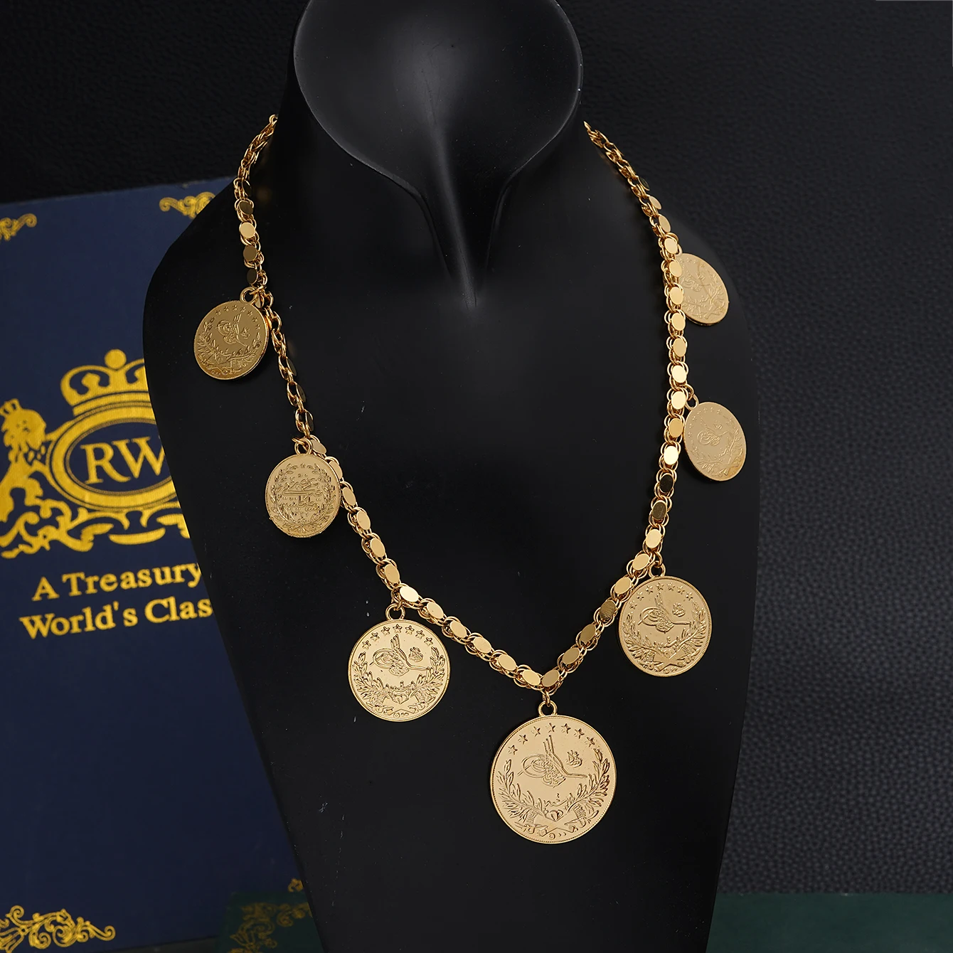 Collier lune empierré plaqué or 18ct