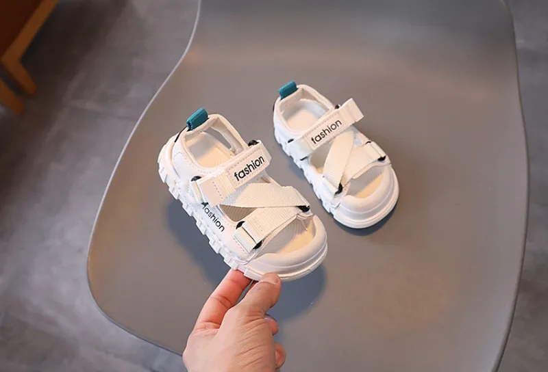Description Picture 6 of item1-8Y Children's Sandals 2025 Summer New Sneakers Boys Girls Hollow Versatile Soft Sports Sandals Baby Beach Shoes Wholesale