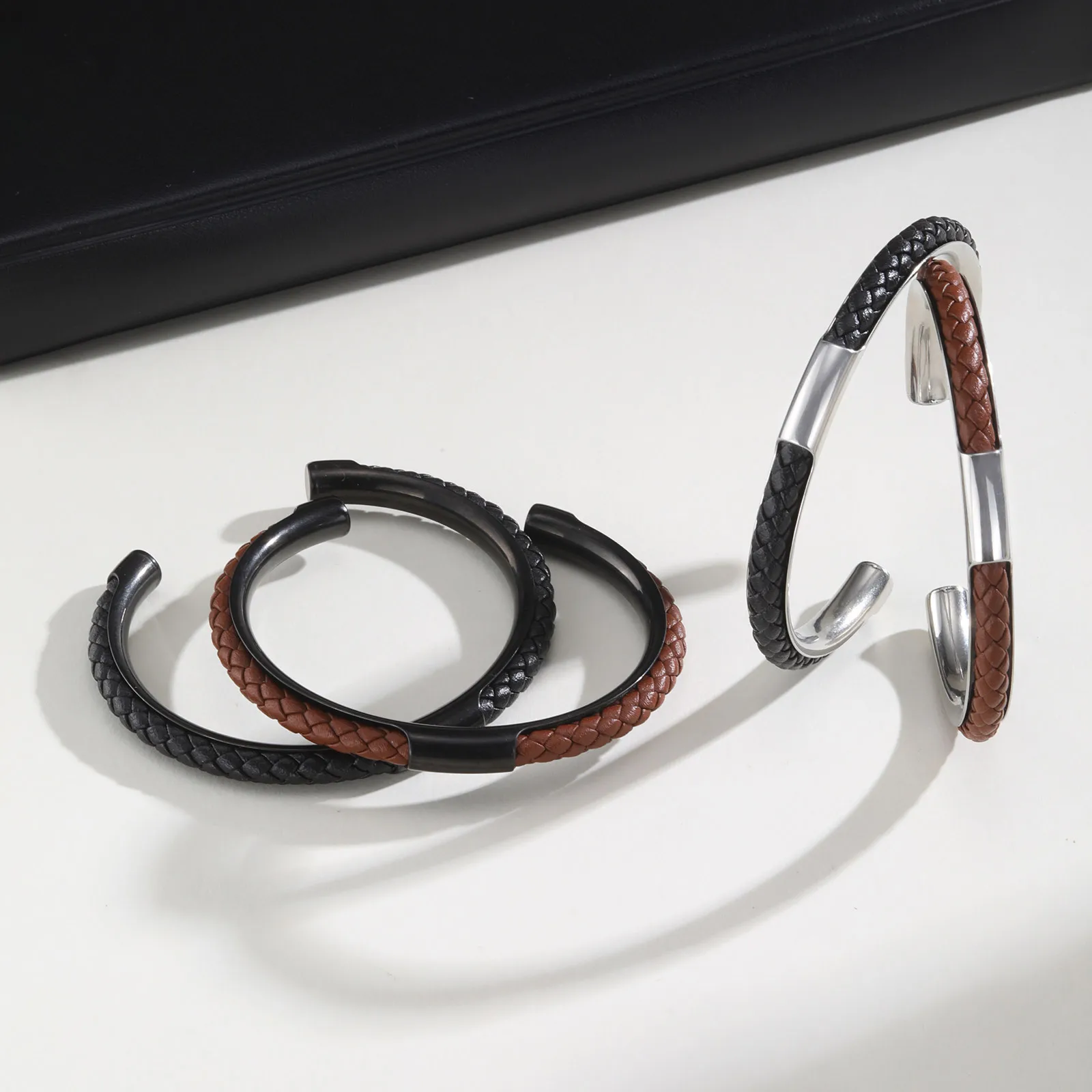 Braune Leder-Manschettenarmbänder für Männer und Jungen, hochwertige Edelstahl-Armreifen, Anzug-Accessoires, Geschenke, Gentleman-Geschenk