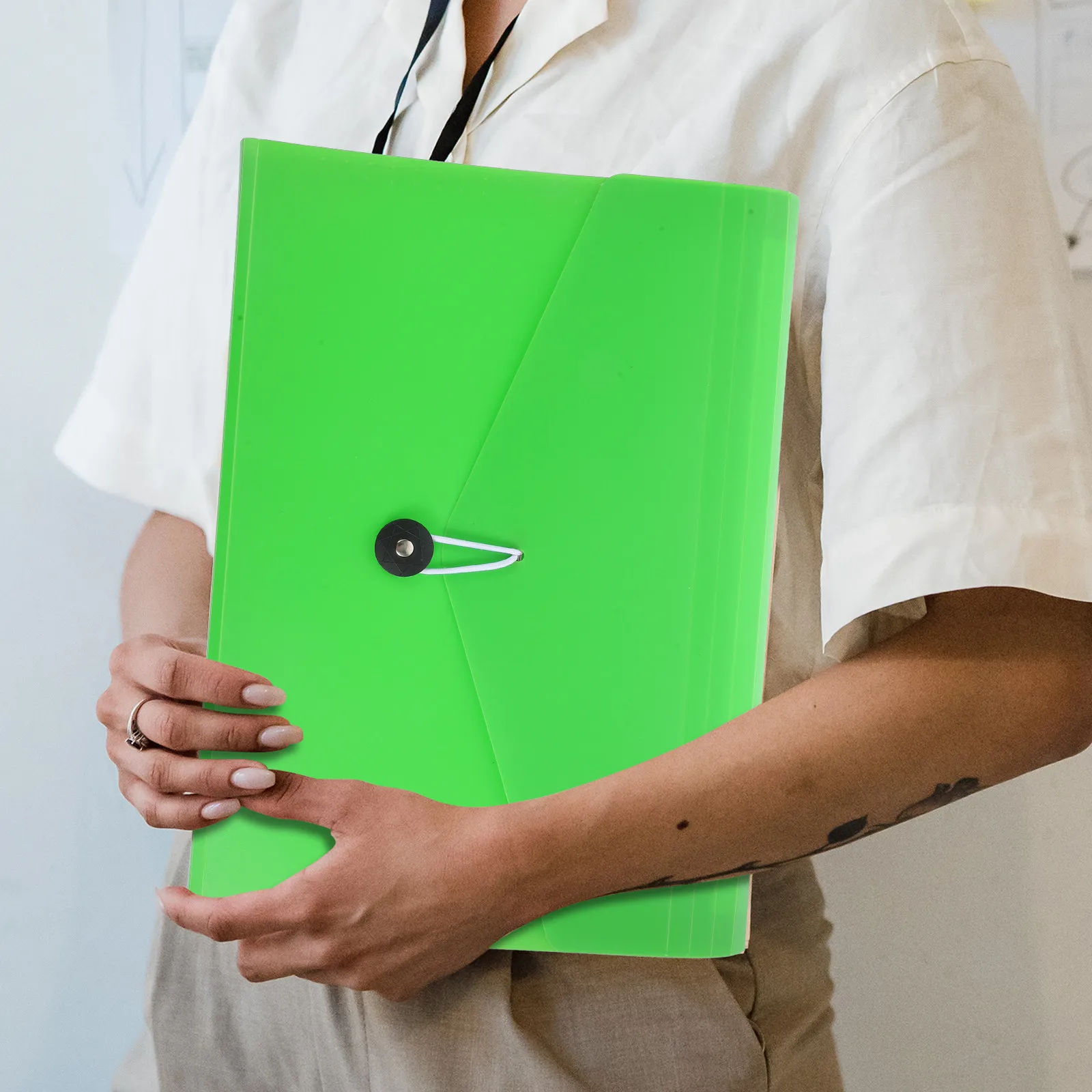 스트랩과 버튼 잠금 장치가 있는 소형 아코디언 파일 정리함 (세금 파일, 계약서, 청구서, 명세서, 휴대용 사무용 파일)