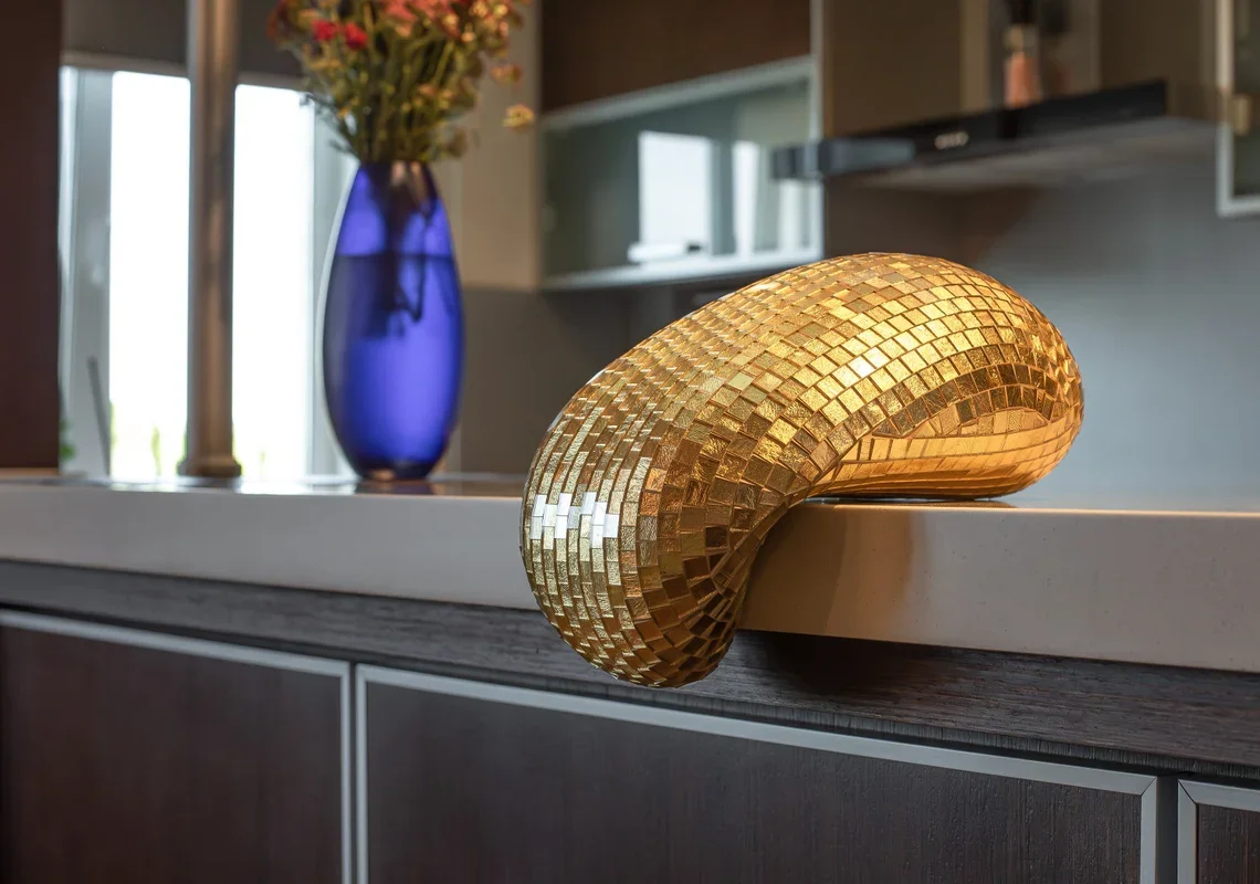 Description Picture 6 of itemMelting Disco Ball Wall Decor Maximalist Home Decor Interior Glitter Ball Light Reflected Eye-Catching Pop Art Modern Sculpture