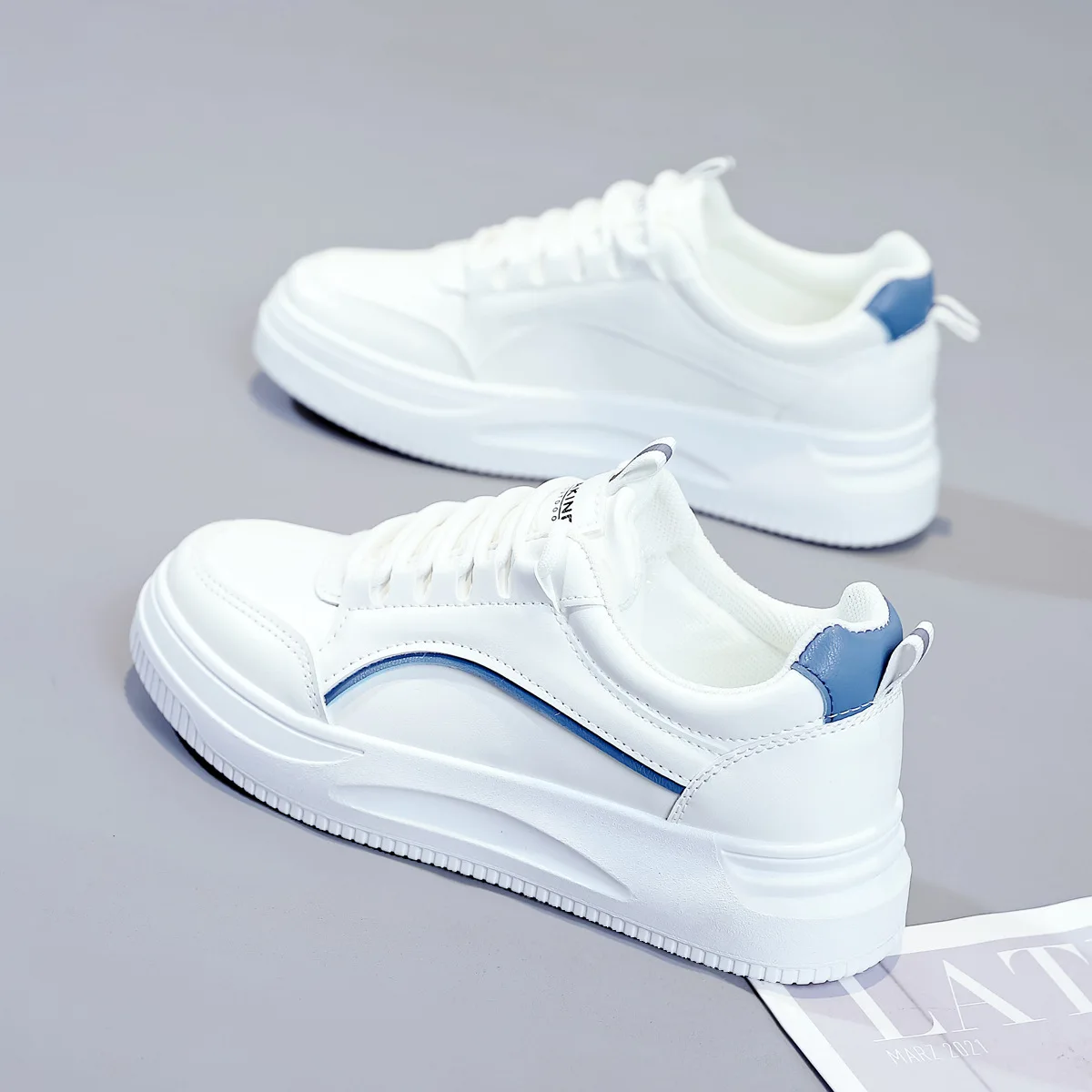 Spring/Summer 2023 Collection Sneakers White - Leather (70192SAD007390)