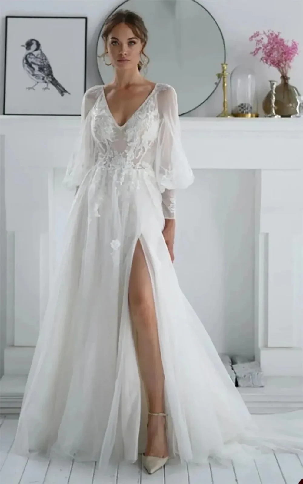 

Beautiful Dress V-Neck Wedding Dress Long Sleeves Lace Appliques A-Line Tulle Bridal Dress Vestidos Novias Boda Robe de mariée