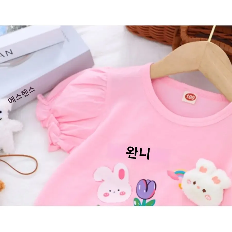 귀여운 토끼 3D 플러시 디자인과 어린이 여름 짧은 소매 탑 2025 새로운 스타일 소녀의 티셔츠