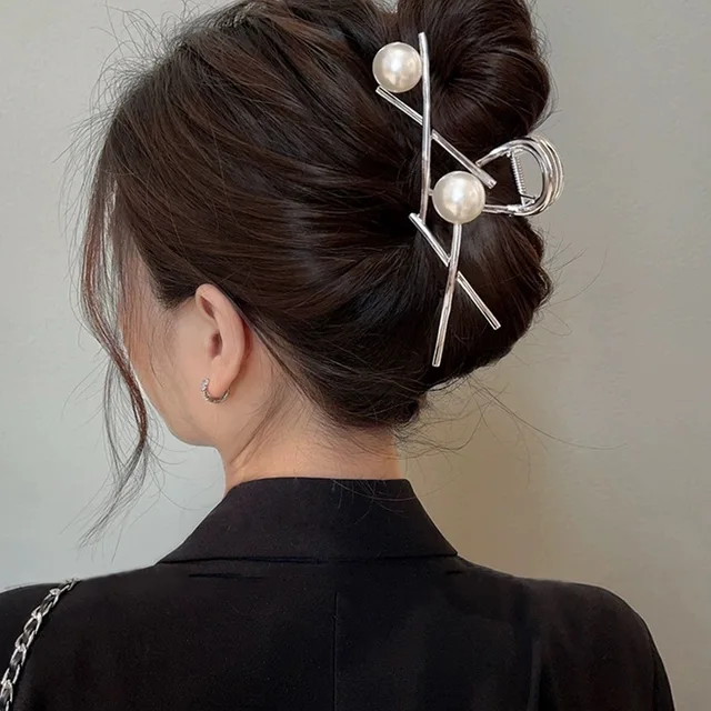 Korean Fashion Pearl Silver Color Cross Line Metal Hair Claw Popular Tongs Pin Hairpin Women 2023 Luxury Fascinator Shark Clip