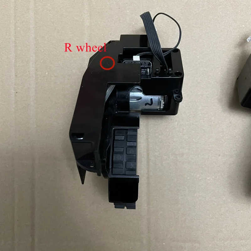 Description Picture 3 of itemVacuum Cleaner Wheel Assembly for Proscenic M8 Pro M7 Max U6 Robotic Vacuum Cleaner Parts Wheel Motor Replacement Accessories
