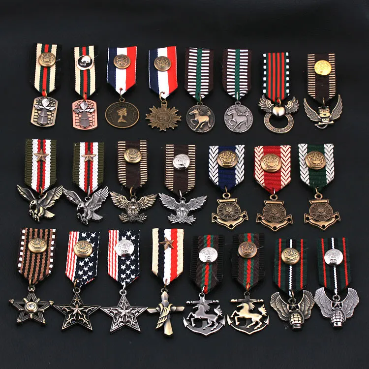 

Vintage Badge British Academy Style Men's Medal Shoulder Badge Metal Badge Wholesale