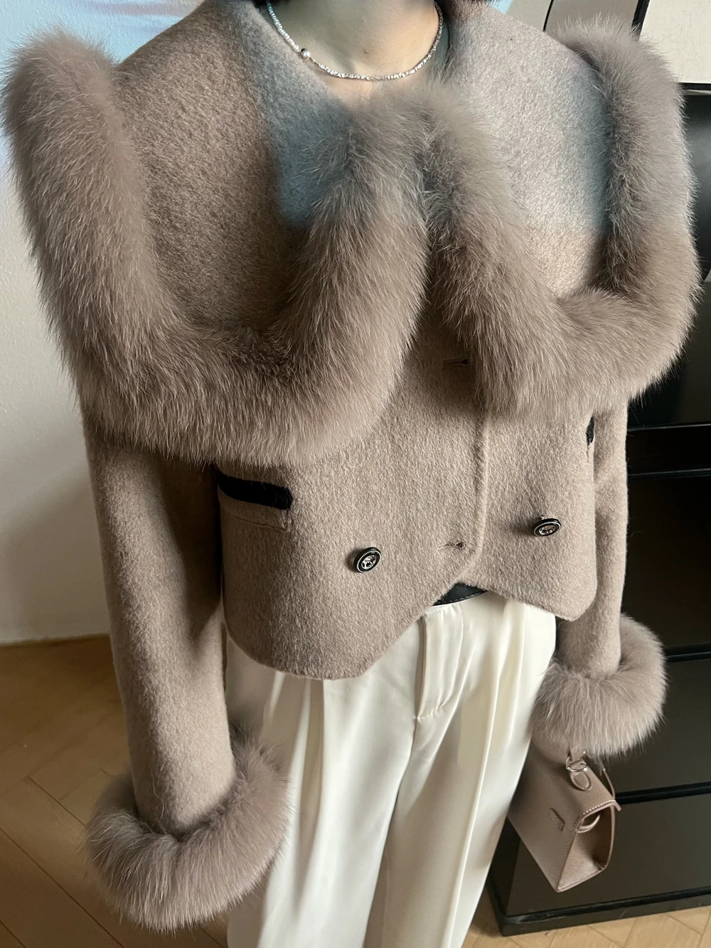 

New 2023 Autumn Winter Real Fur Coat Jacket Women Natural Fox Fur Collar Cuffs Short Cashmere Wool Woolen Ladies Outerwear Femal