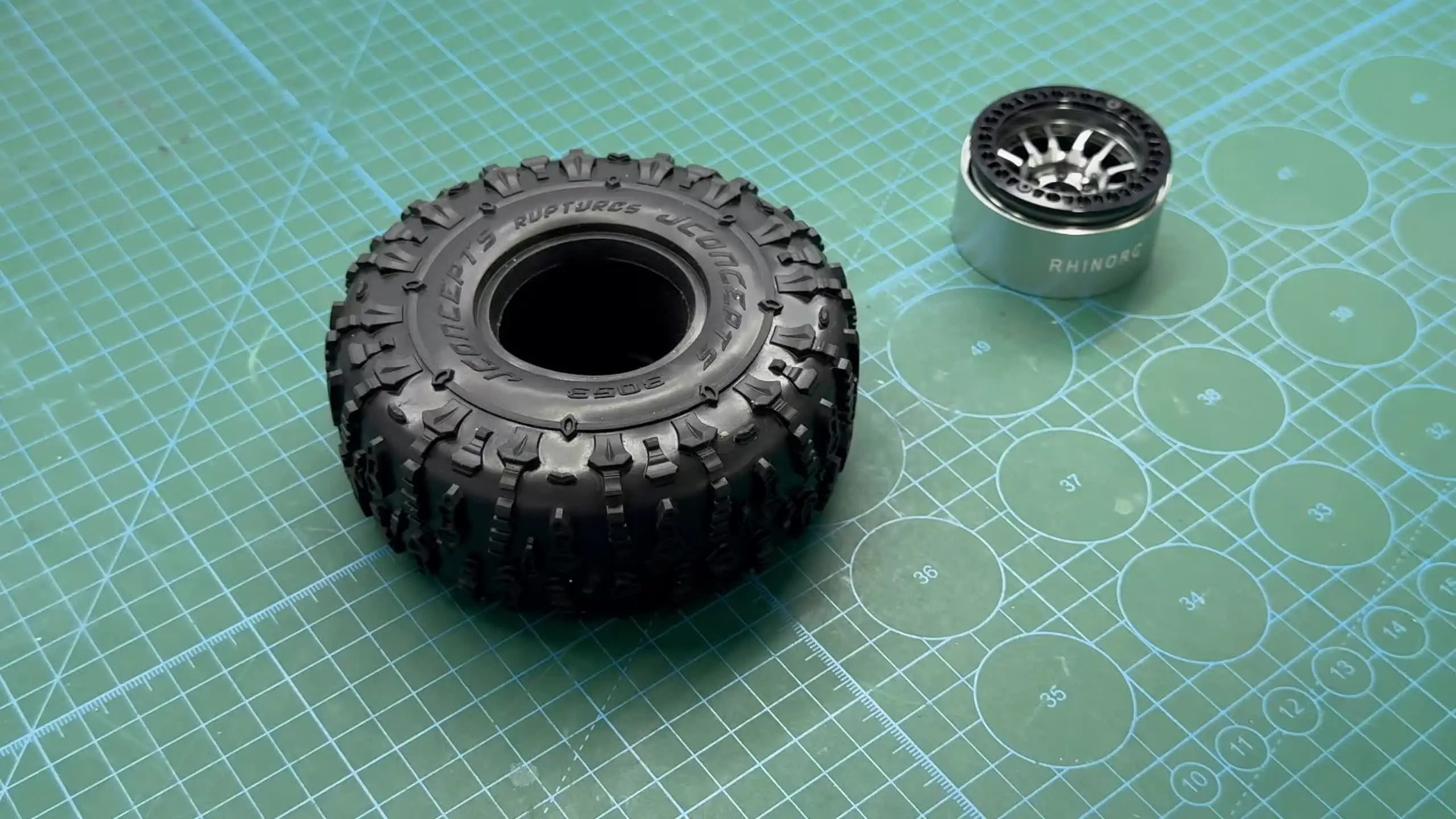 RhinoRC MOZA Negative OffSet Aluminiowa 1,9-calowa felga 4PCS do 1/10 RC Crawler Car Axial SCX10 RR10 Wraith TRX4 TRX-6