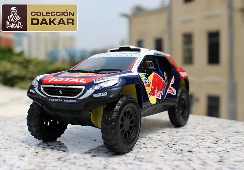 Nuova Collezione 1:43 Scala Peuggeot 2008 Dkr 2015 Auto Da Corsa Modello Pressofuso Per Regalo Di Raccolta