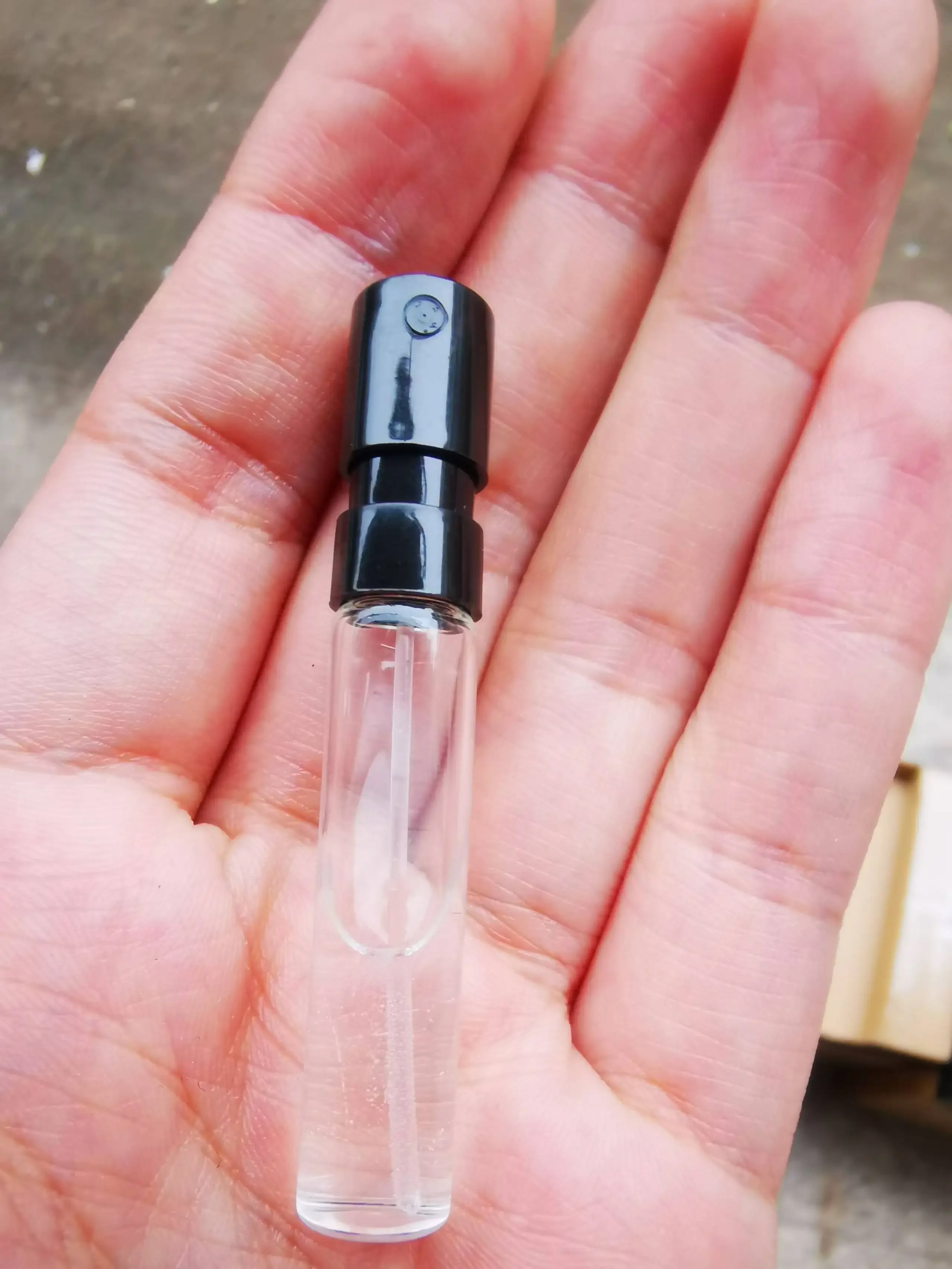 100pcs 1ml 1.5ml 2ml High Quality French Pump Bayonet Glass Bottle Plastic Sprayer Sample Perfume Bottle