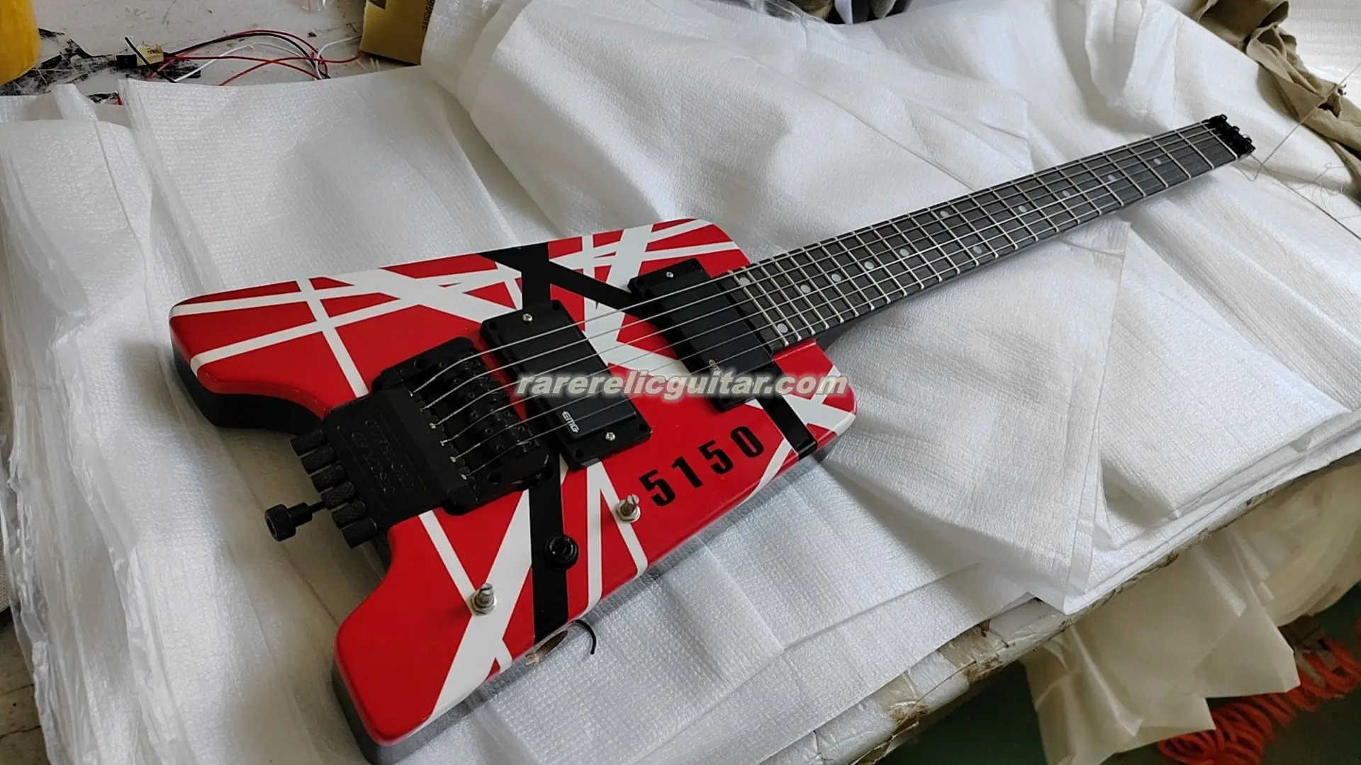 In Stock Eddie Edward Van Halen 5150 Red White Black Strips Headless Electric Guitar EMG Pickups Tremolo Bridge Black Hardware