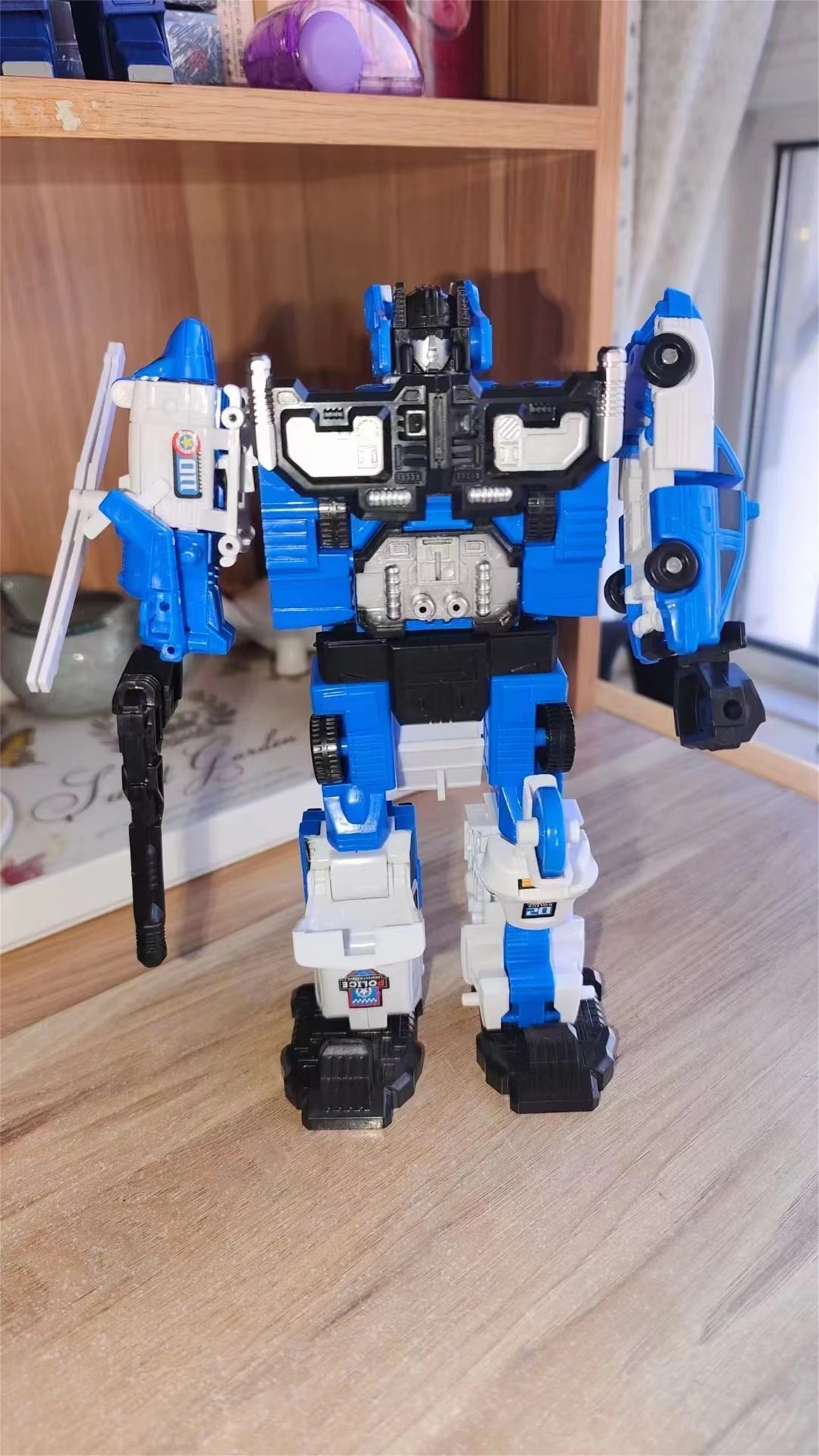 Figura de acción de Transformers Bianxing Star, Defensor de punto