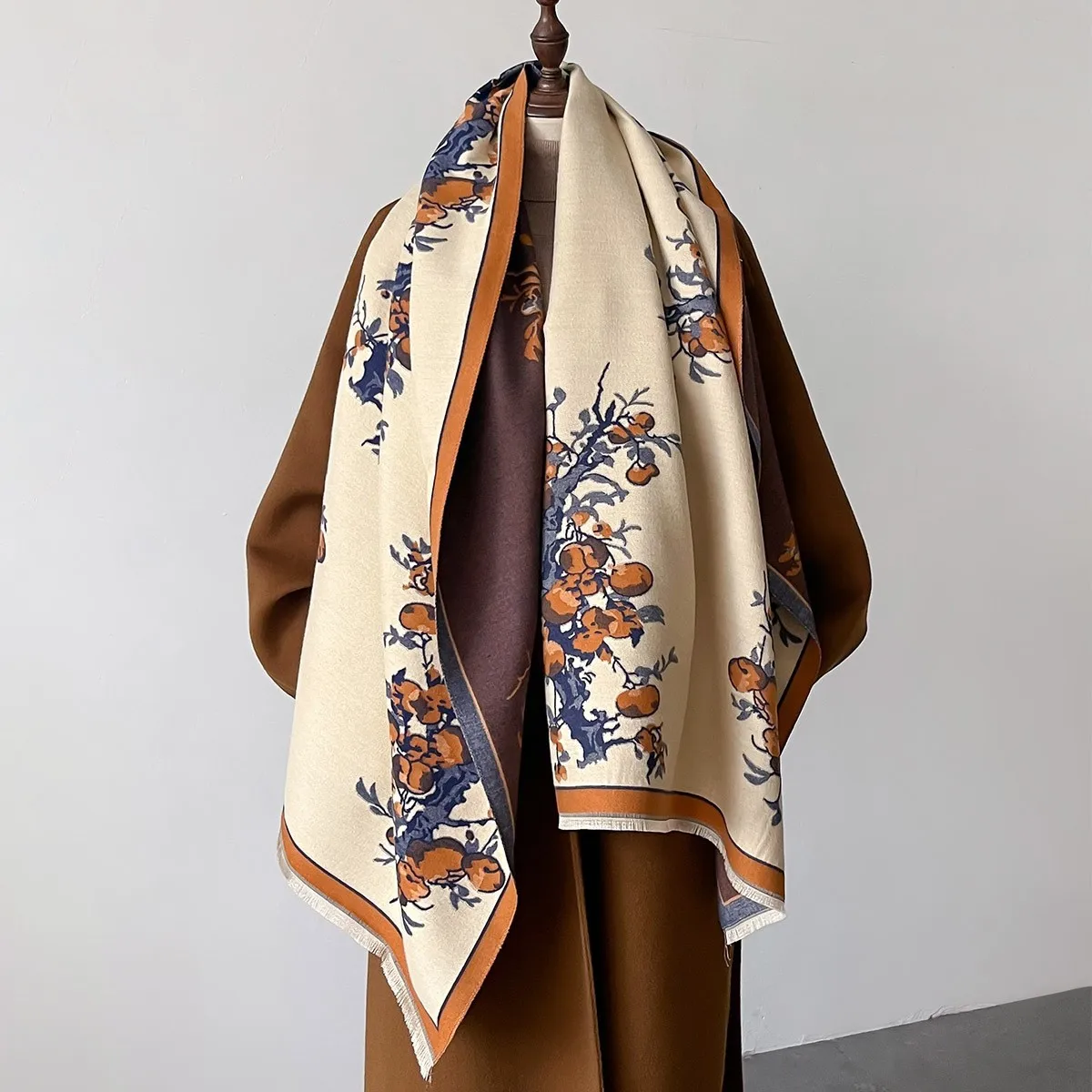 thumbnail image 1 of Manta de cachemira gruesa de alta calidad, bufanda para mujer, chal de pashmina cálido, chal de invierno, bufanda con estampado 2024, diseño de poncho, echarpe para mujer, 1 of 4