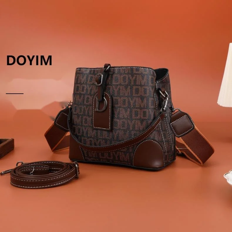 2023 Nuova borsa da donna di lusso Suni Junior Light Borsa a secchiello con texture di alta qualità Borsa a tracolla con una spalla di moda retrò_voghion.com