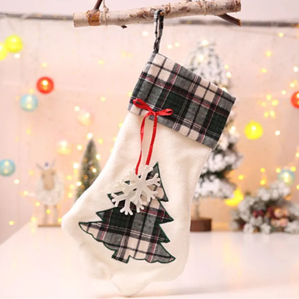 

Christmas Stockings Red Green Pet Dog Cat Kids Candy Gift Bag Plaid Paw Stocking Christmas Decoration Xmas Tree Ornaments