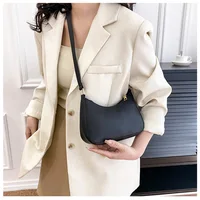 Sac à main de couleur unie à la mode et tendance, petit sac carré simple et nouveau, sac à aisselles à une épaule élégant et de haute qualité 3