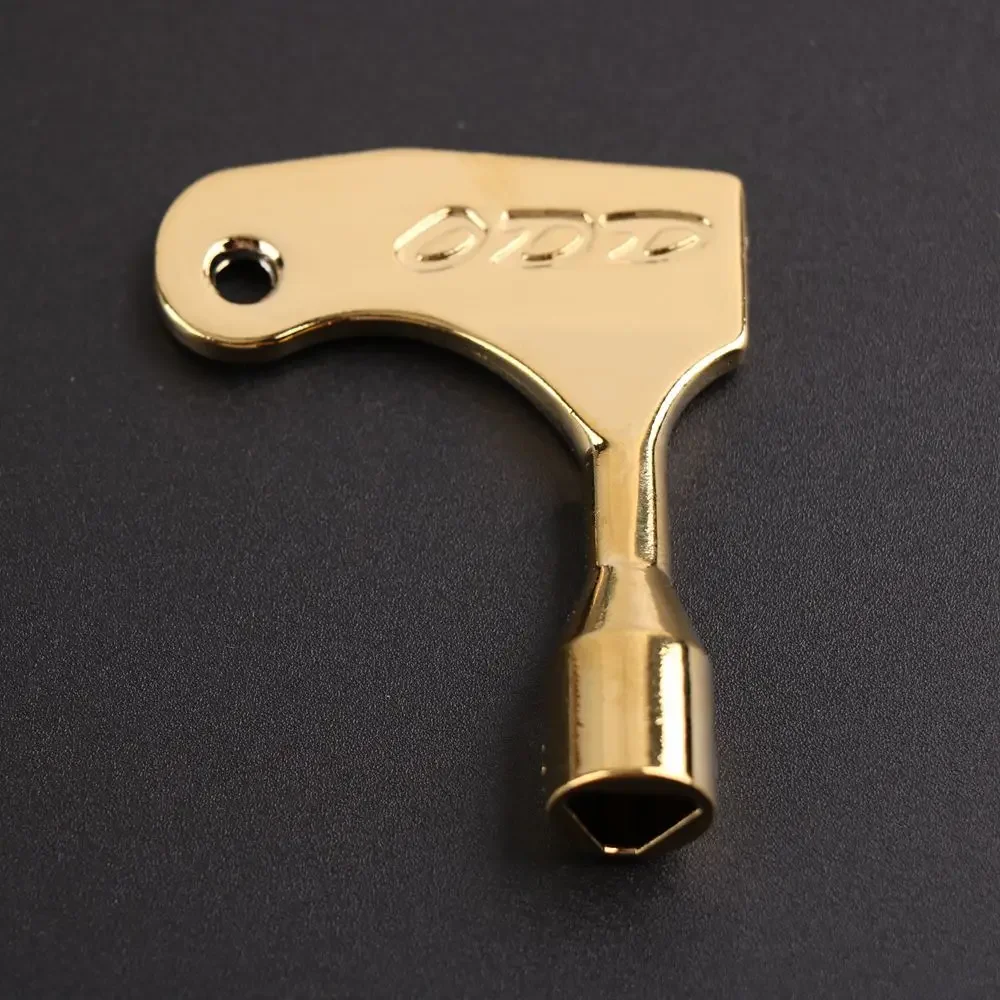 1pcs Elevator Door Keys Triangular Key Universal Train Key Zinc Alloy Material Electroplated Yellow Standard Version