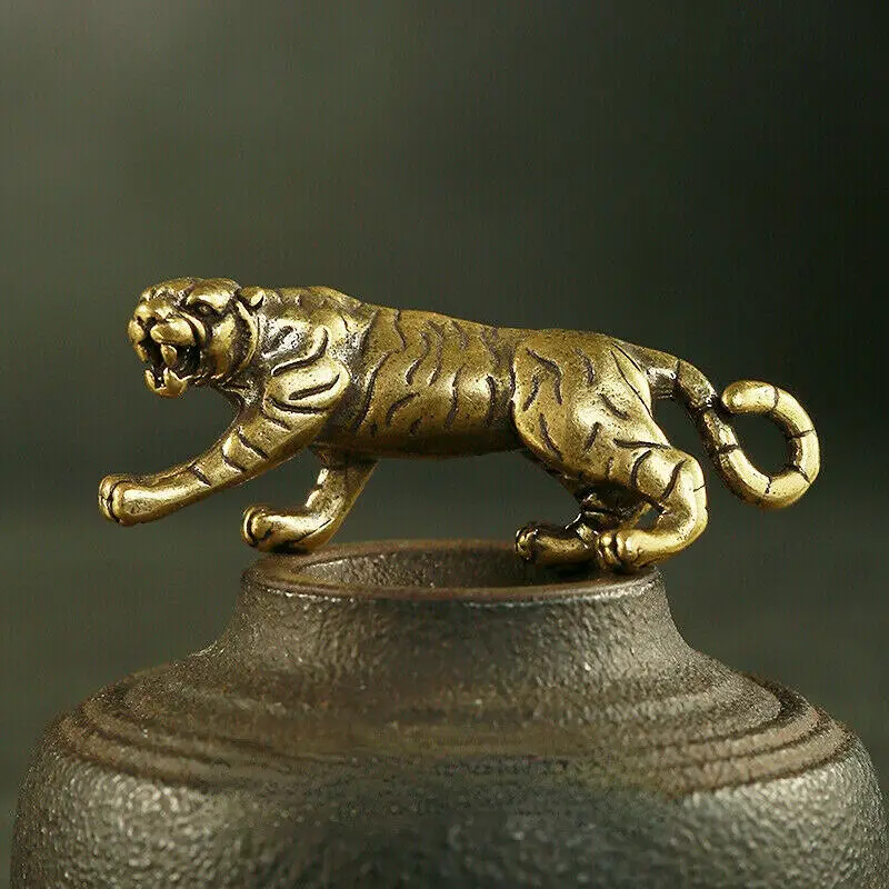 

China Fengshui Bronze Copper Zodiac Year Tiger Beast Animal King Pendant Amulet Statue