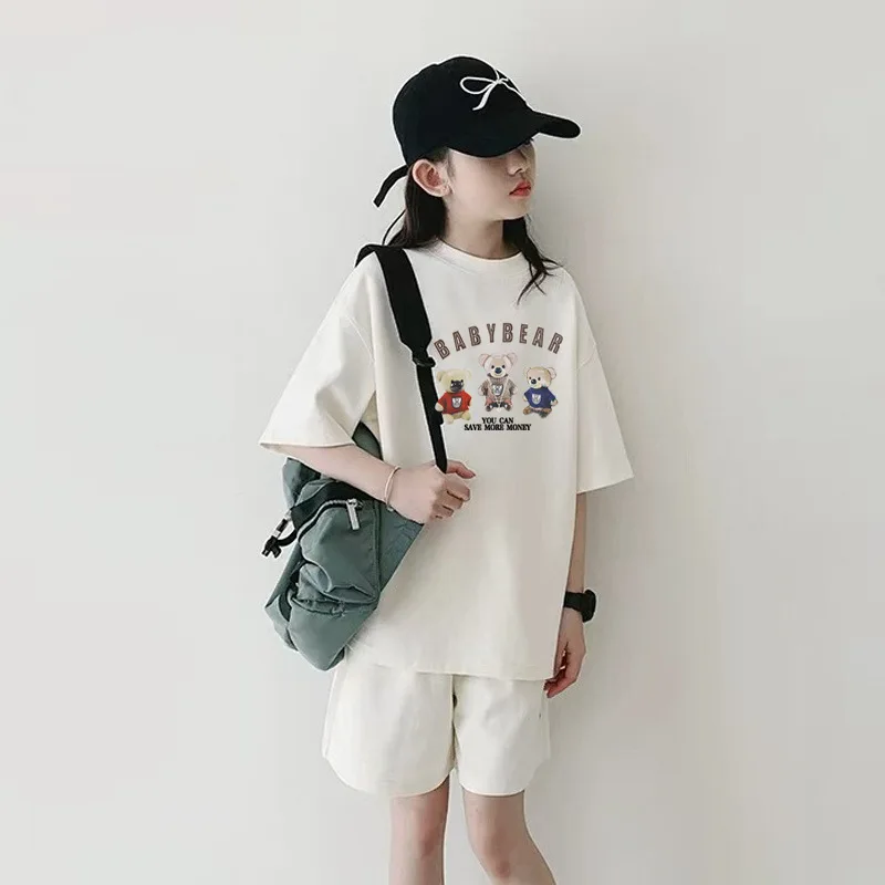 2026년 여름 아동복 여아 스포츠 트레이닝복 십대 곰돌이 레터 티셔츠 + 반바지 핫팬츠 4 5 7 8 9 10 11 12세