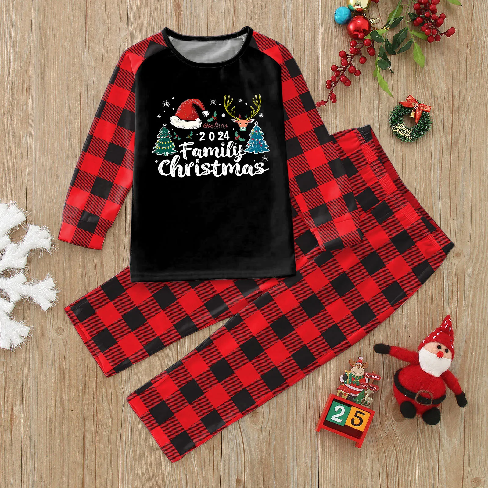 thumbnail image 1 of Conjuntos de pijamas navideños familiares a juego 2025 Pijamas navideños Camisetas Pantalones para adultos Niños Ropa de dormir de 2 piezas Conjuntos de estilo navideño, 1 of 5