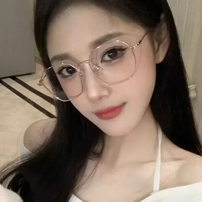 Ultra-Light Round Clear Lens Fashion Eyeglasses