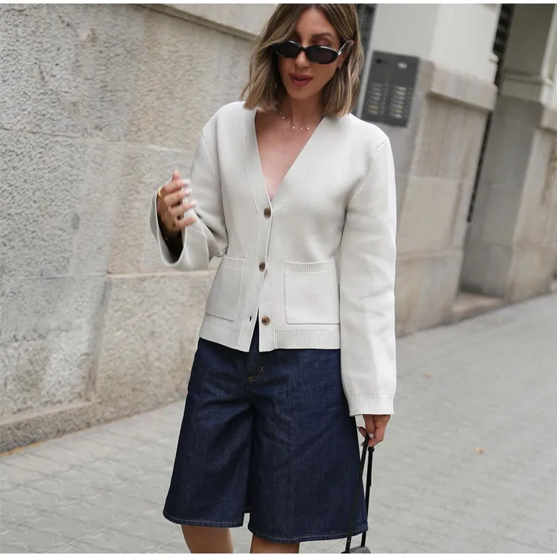 Elegant Knitted Solid V-neck Cardigan Women Casual Loose Single Breasted Pockets Sweater Female Chic Versatile Street Knitwear