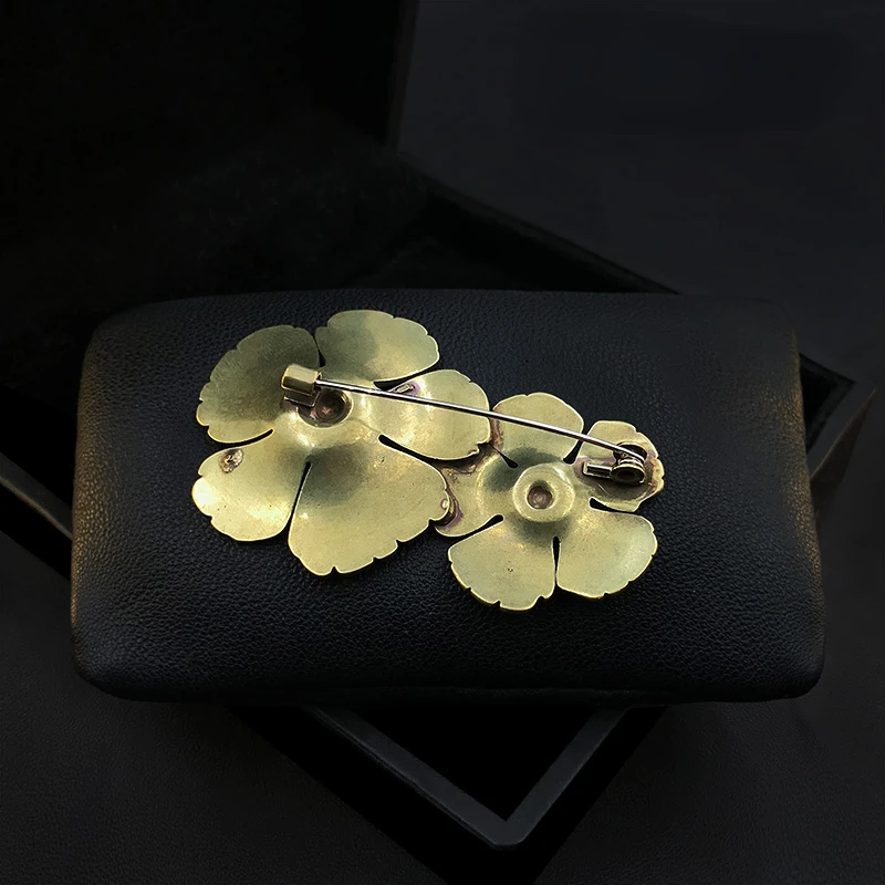 Simple Elegant Vintage Flower Brooch Women's High-End All-Match Luxury Brooch Pin Suit Coat Accessories Jewelry Pins Party Gift