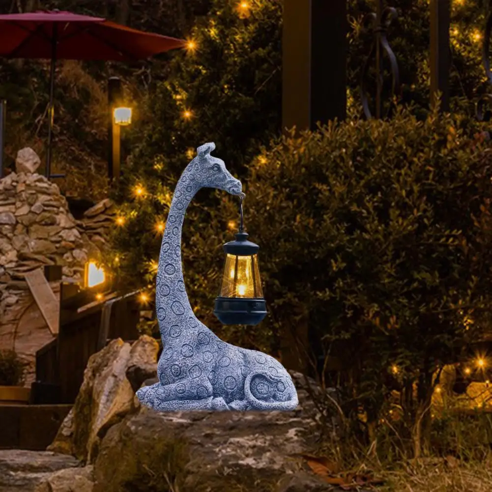 

Garden Ornament Resin Giraffe Sculpture with Solar Lamp Waterproof Outdoor Garden Animal Statue Lantern Ornament Giraffe Statue