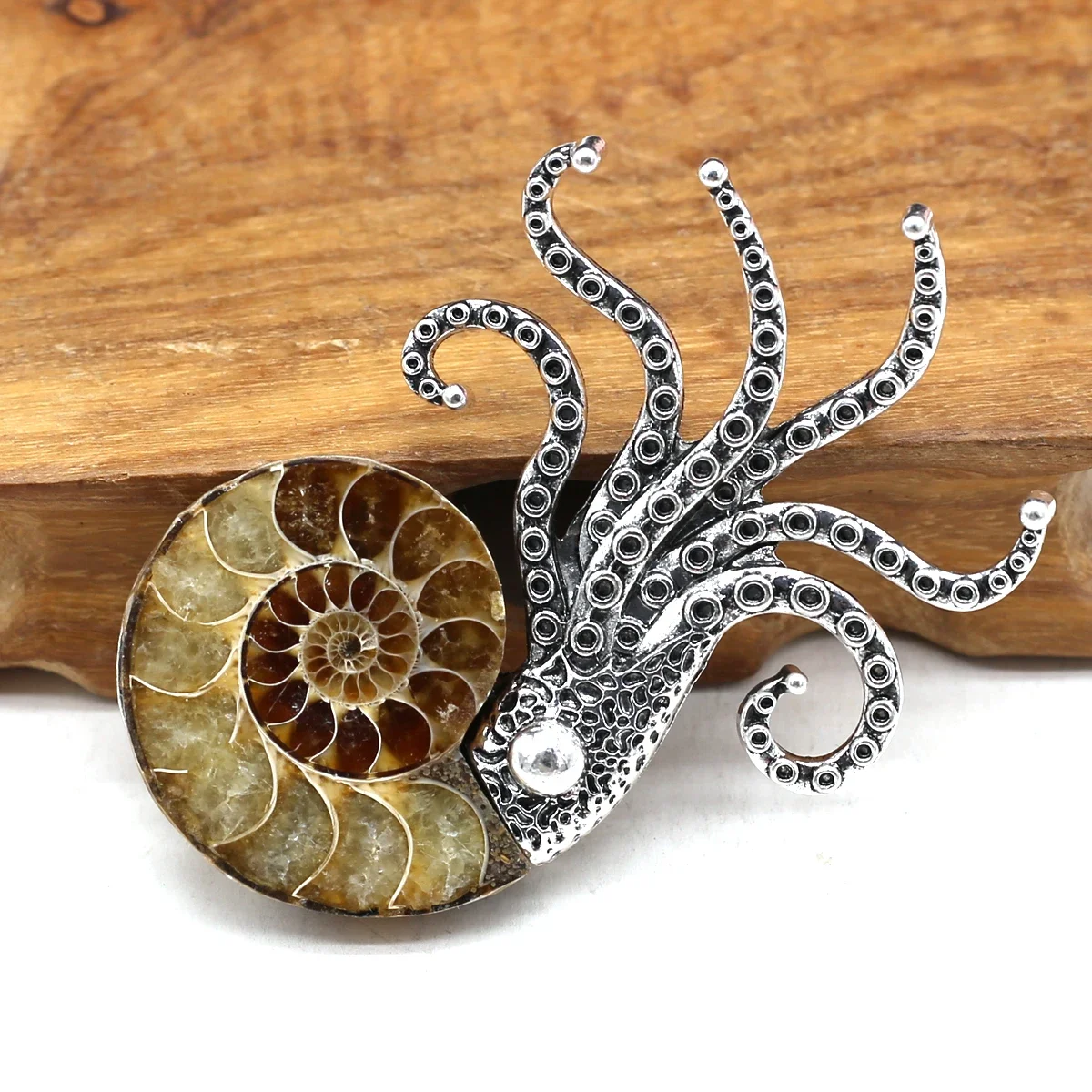 

5PCS Natural Shell Snail Brooch Pendant Alloy Silvery Corsage Charms For Jewelry Making DIY Necklace Women Gift Party 47x67mm