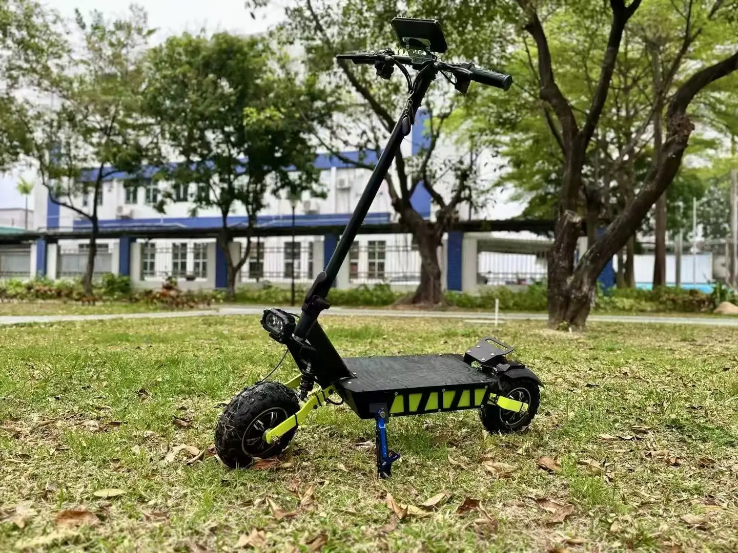11 Inch 2400W48V Dual Motor Off-road Electric Scooter Segway Top Speed 60-70km/h DGBM