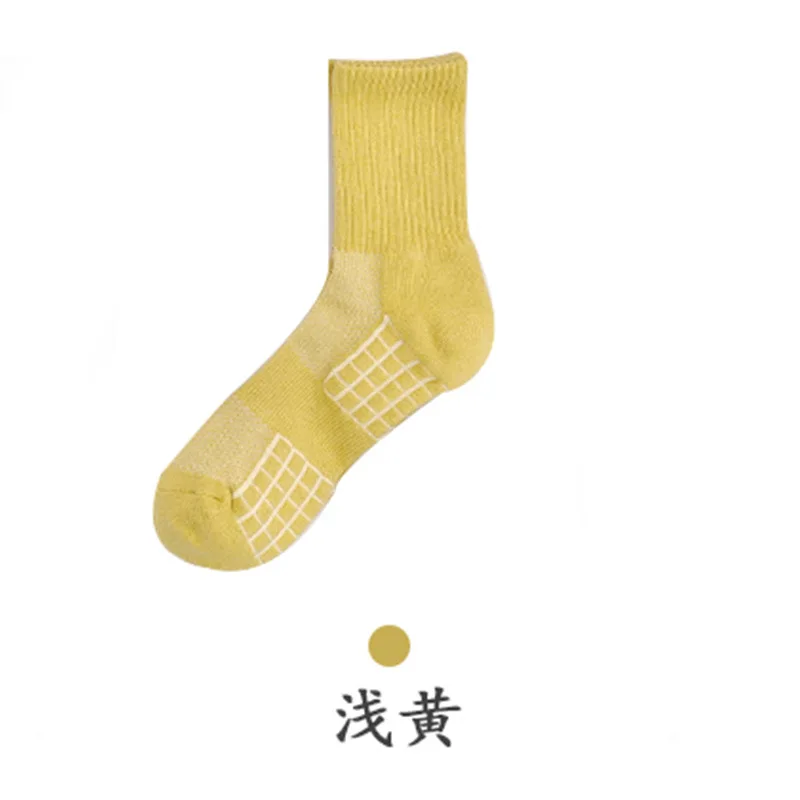 Outdoor solid color medium socks for men and women, comfortable thickened towel bottom stockings hiking sports socks