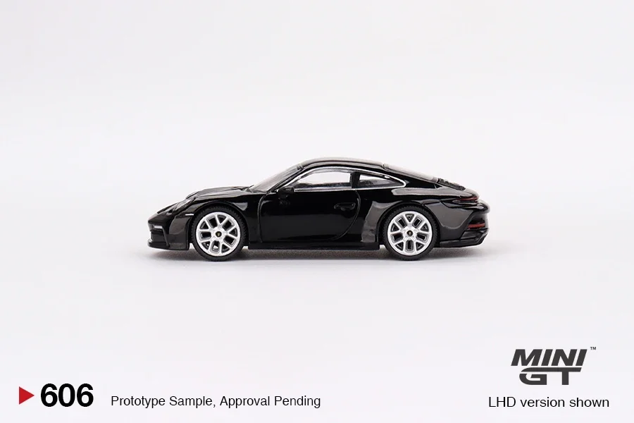 

MINIGT 1:64 992 GT3 Touring Black Diecast Model Car