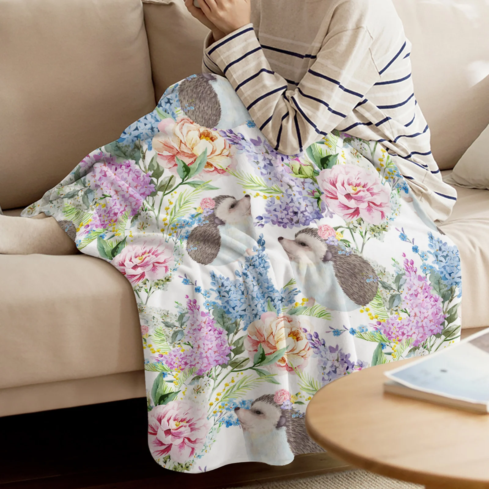 Hedgehog Flower Coral Fleece Blanket Winter Sheet Bedspread Sofa Bed Throw Light Thin Soft Warm Flannel Blankets Que