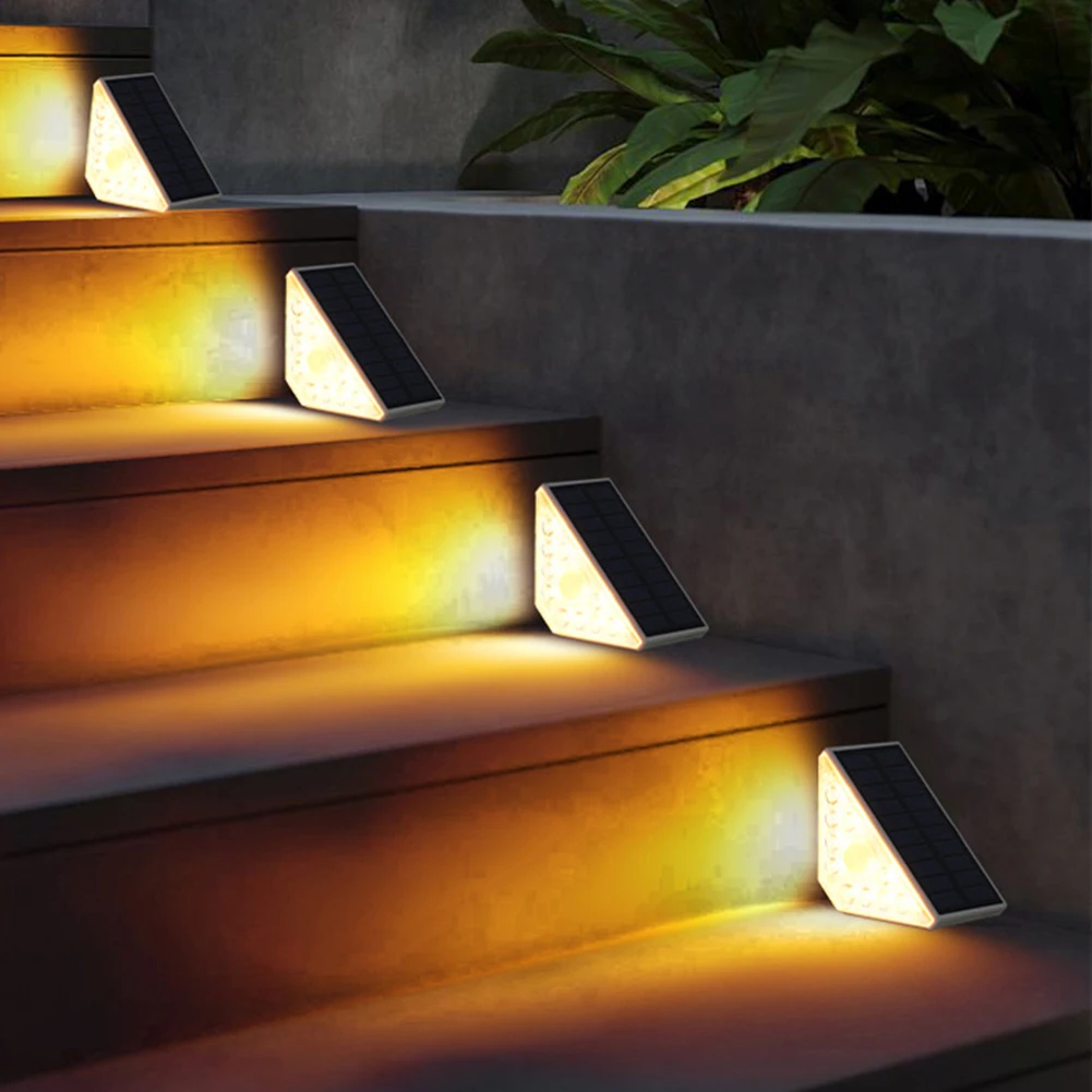 LED 야외 태양광 조명 장식, 매우 밝은 태양광 데크 조명, 삼각형 스텝 램프, 계단 데크 프론트 스텝 프론트 베란다 및 파티오