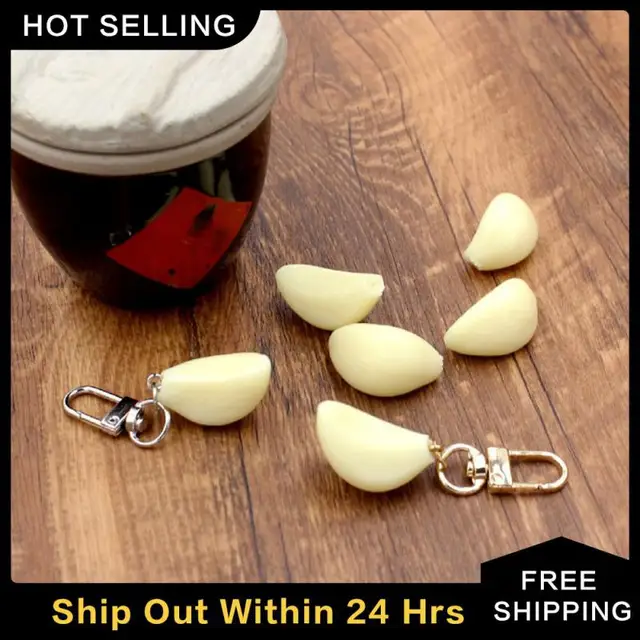 Resin Garlic Food Vegetable Keychain Keyring: A Statement Piece for Women and Men