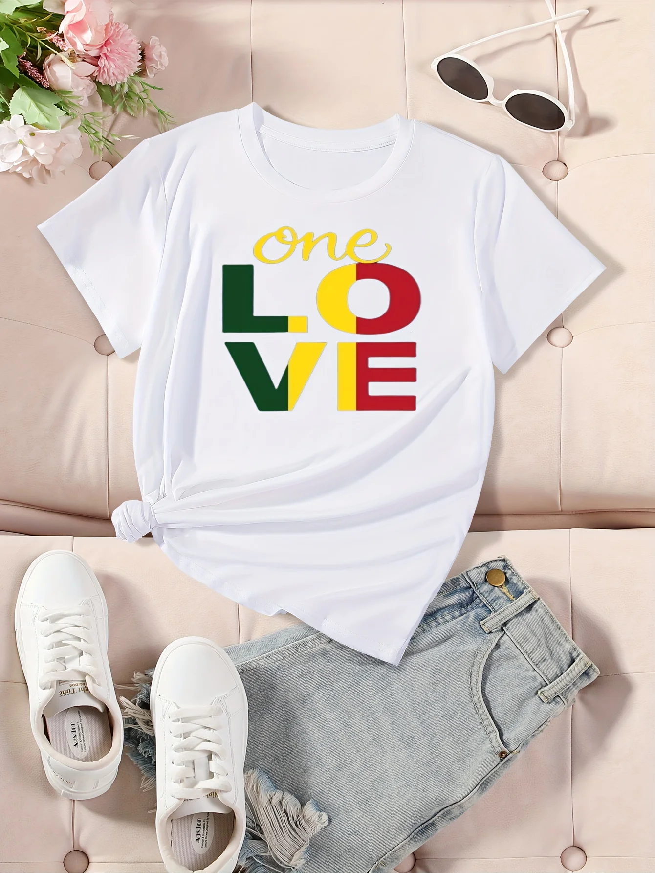 One LOVE Letter Print T-shirt, Short Sleeve Crew Neck Casual Top For Summer & Spring, Women's Clothing louis tomlinson walls one direction summer tshirts casual round neck short slee top tee shirt drop ship