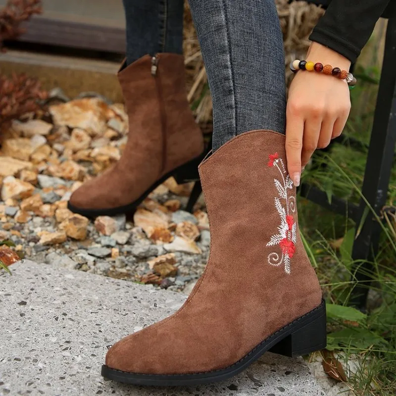 

Ethnic Style Embroidery Short Boots Women 2024 Retro Printed Western Cowboy Boots Autumn Winter Pointed Toe Casual Ankle Boots